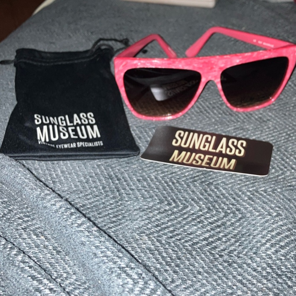 Vintage 80's RETRO FLAT TOP SUNGLASSES - Picture 3 of 15
